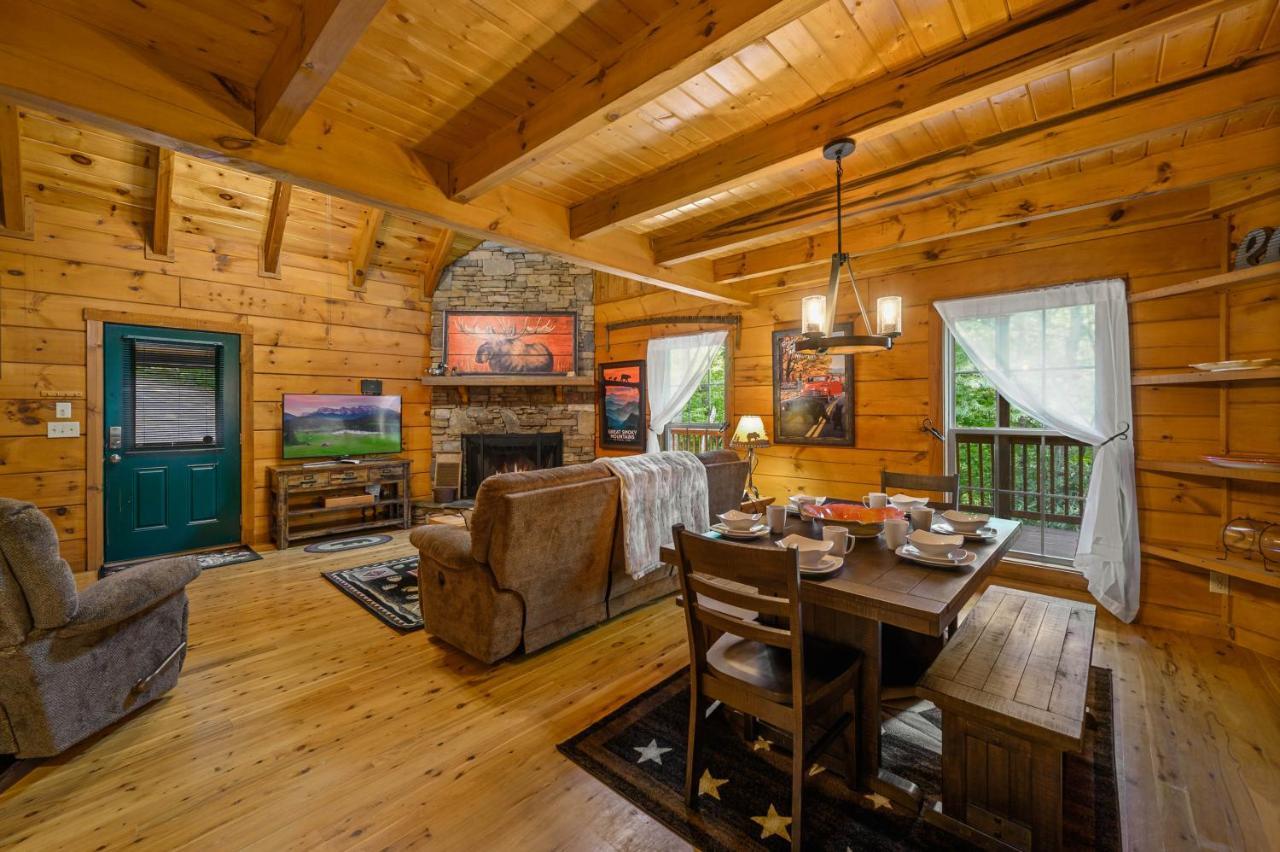 Gypsy Road - Privacy! Log Cabin With Hot Tub, Wifi, Directv And Arcade Sevierville Luaran gambar
