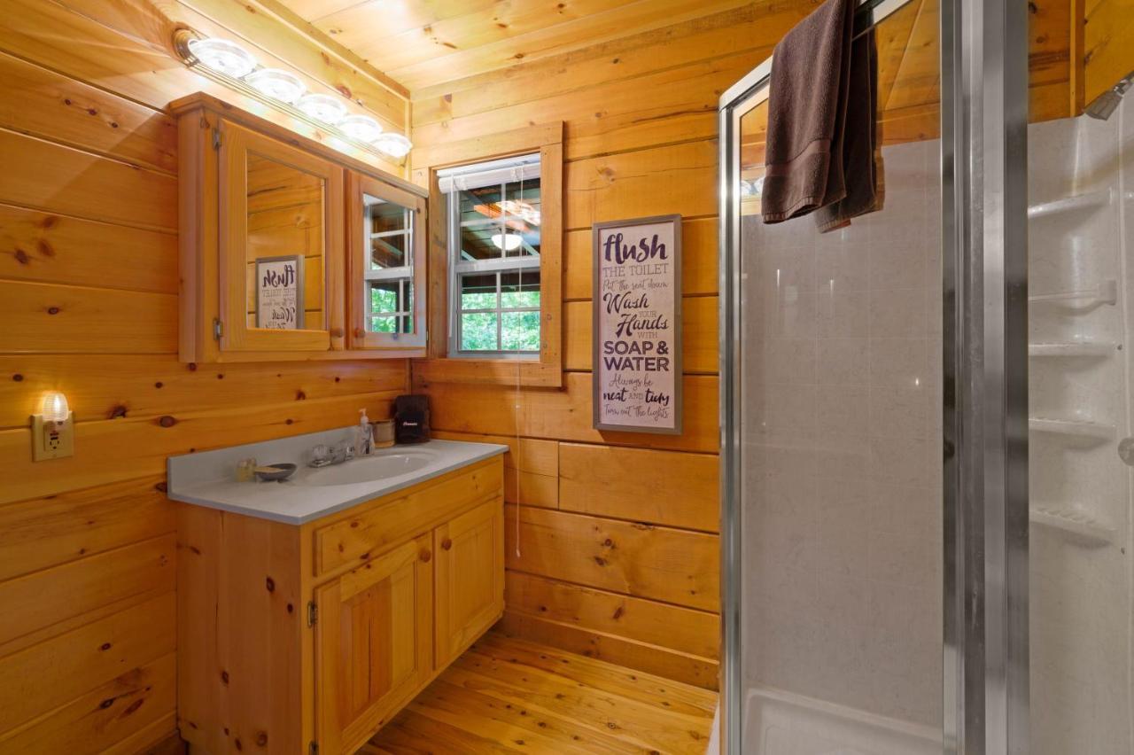 Gypsy Road - Privacy! Log Cabin With Hot Tub, Wifi, Directv And Arcade Sevierville Luaran gambar