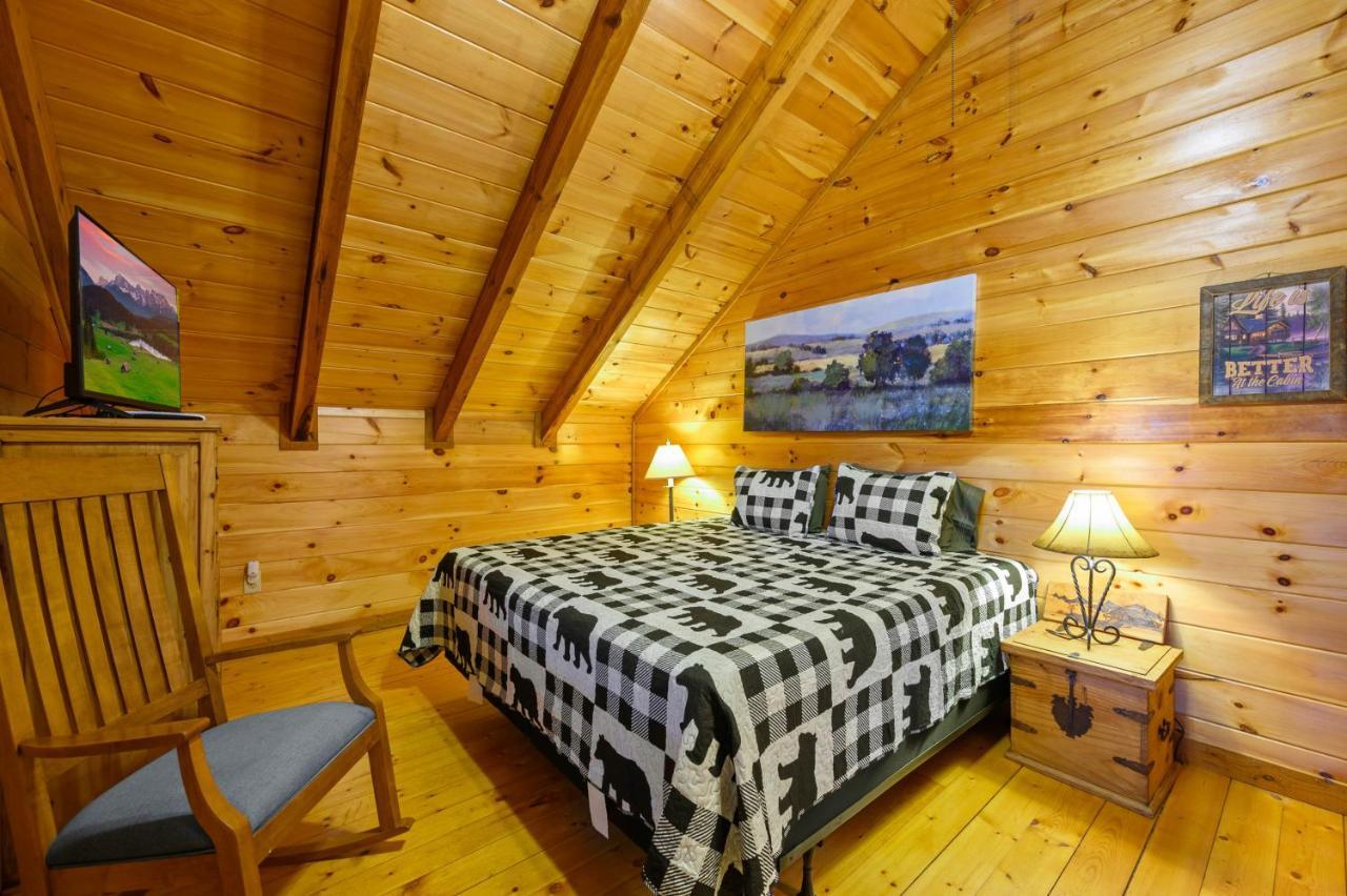 Gypsy Road - Privacy! Log Cabin With Hot Tub, Wifi, Directv And Arcade Sevierville Luaran gambar