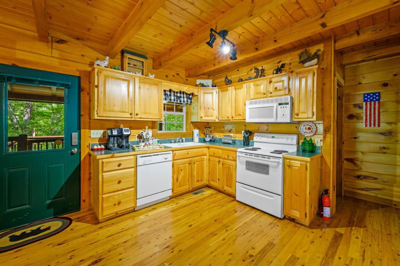 Gypsy Road - Privacy! Log Cabin With Hot Tub, Wifi, Directv And Arcade Sevierville Luaran gambar