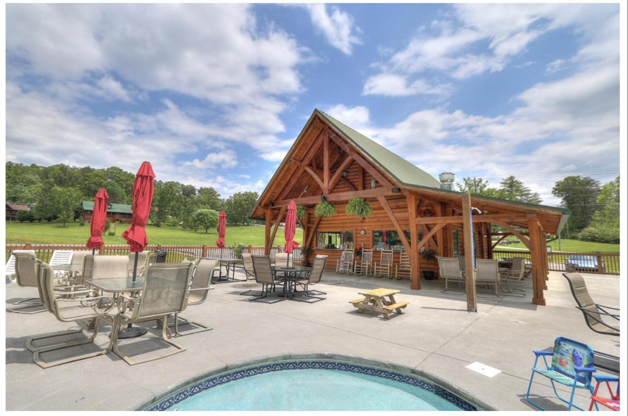 Gypsy Road - Privacy! Log Cabin With Hot Tub, Wifi, Directv And Arcade Sevierville Luaran gambar